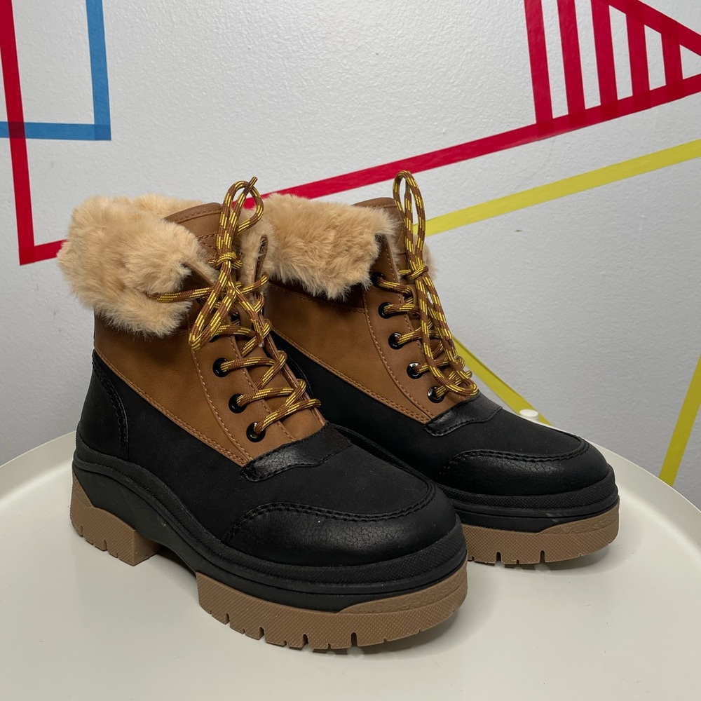 Call It Spring Black + Tan Faux-Fur Vegan Lace-Up Winter Boots - W6